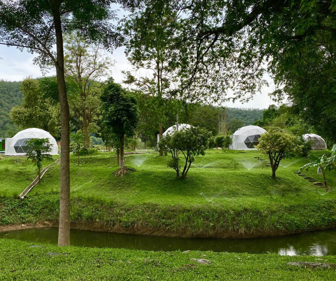 Panipa Organic Farm And Glamping Villa Pakchong Bagian luar foto